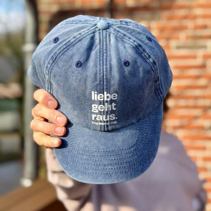 6_c3a8c6a2-ec60-4fb2-b90e-638cfc209fc4.jpg Vintage "Liebe Geht Raus" Cap