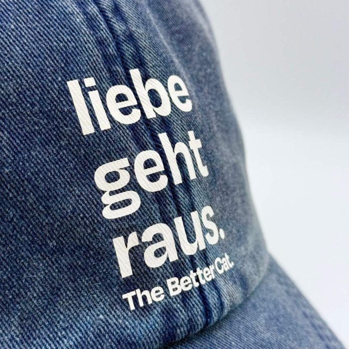 7_f3083f51-cc3c-465f-a872-430a63281b13.jpg Vintage "Liebe Geht Raus" Cap